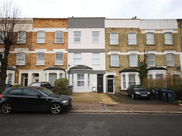 House for rent in London Borough of Croydon, Greater London