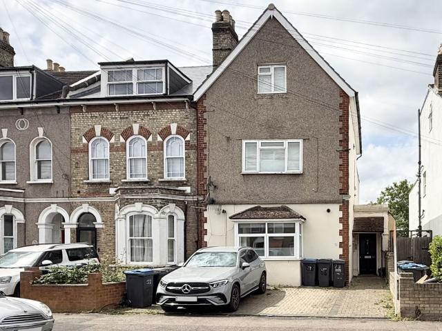 House for rent in London Borough of Croydon, Greater London