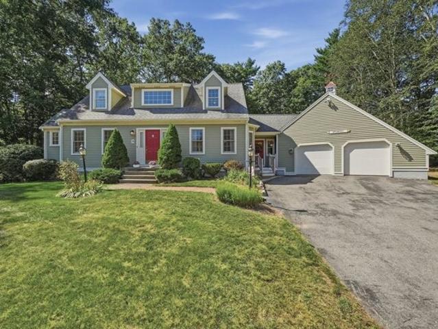 House for sale in Drumlin Farms, Hanson