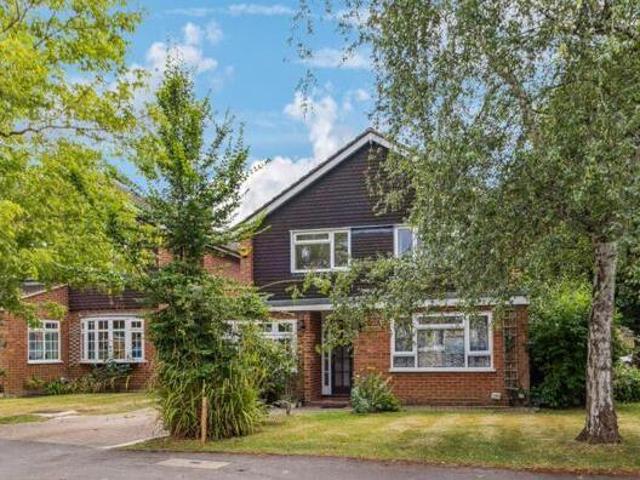 House for sale in Pinner, Greater London