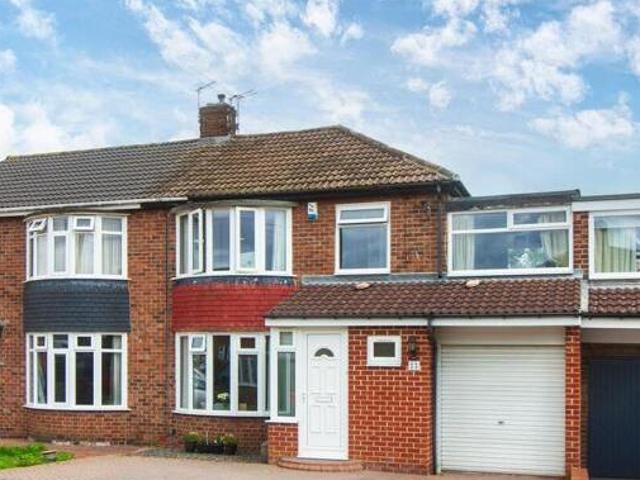 House for sale in Newcastle-under-Lyme, Staffordshire
