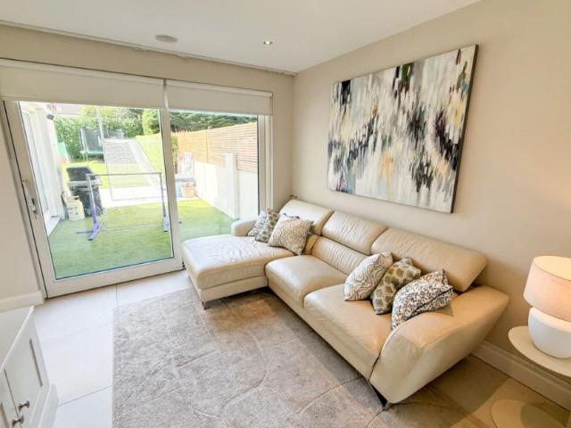 Apartment to rent in Bluebell, North Tipperary