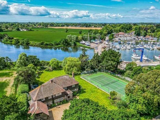 House for sale in Littlecote, West Sussex