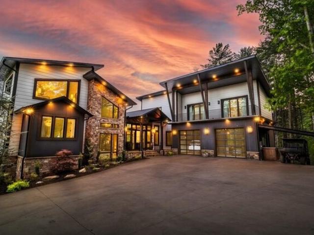 House for sale in Blue Ridge