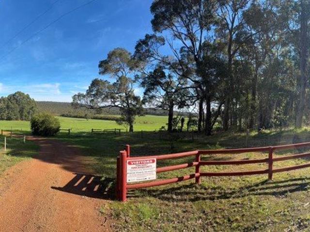 Cottage for sale in Scotsdale, Western Australia