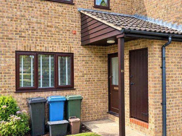 Apartment for rent in High Wycombe Community Board, High Wycombe