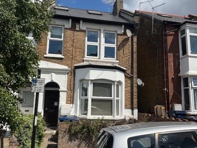 Apartment for rent in London Borough of Ealing, Isle Of Man