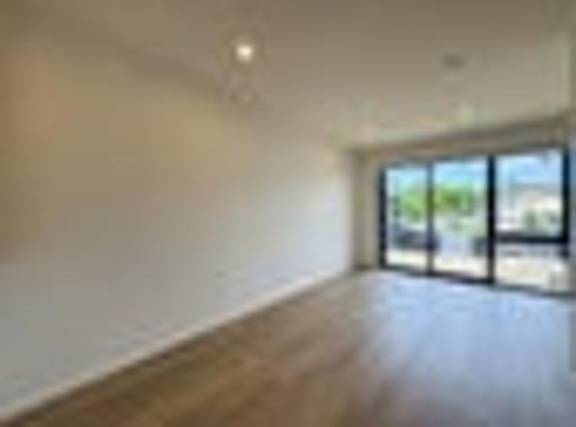 Townhouse for rent in Birkdale, Kaipātiki
