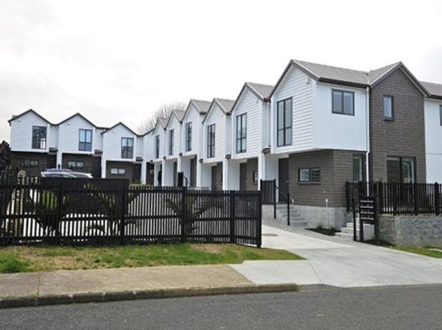 House for rent in Birkdale, Kaipātiki