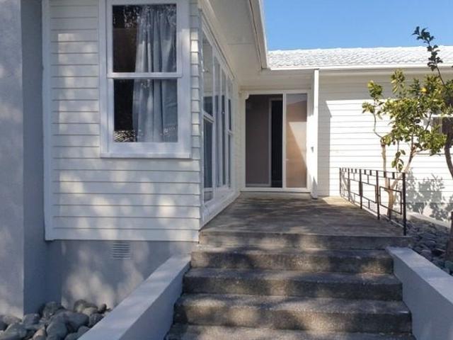 House for rent in Birkdale, Kaipātiki