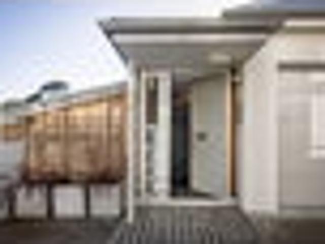 Townhouse for rent in Wairau Valley