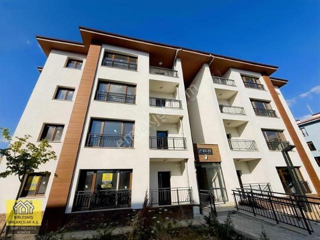 İzmit, Kocaeli içerisinde kiralık mülk