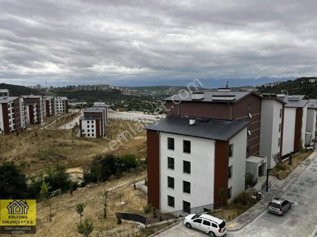 İzmit, Kocaeli içerisinde kiralık mülk