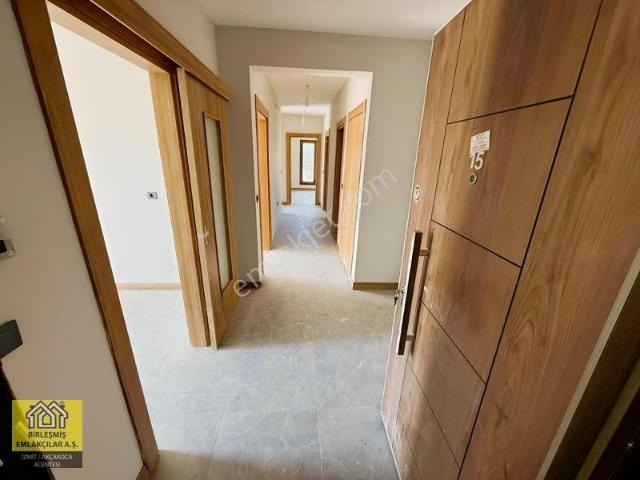 İzmit, Kocaeli içerisinde kiralık mülk