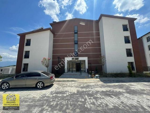 İzmit, Kocaeli içerisinde kiralık mülk