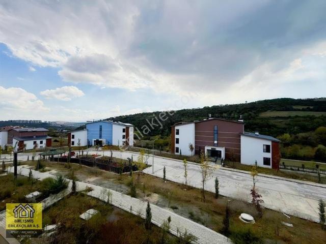 İzmit, Kocaeli içerisinde satılık mülk