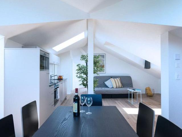 Apartment mieten in Einigen, Zürich