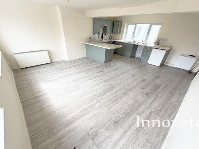 Apartment for rent in Tat Bank, Oldbury