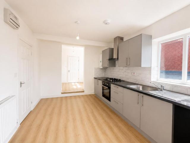 Apartment for rent in Tat Bank, Oldbury