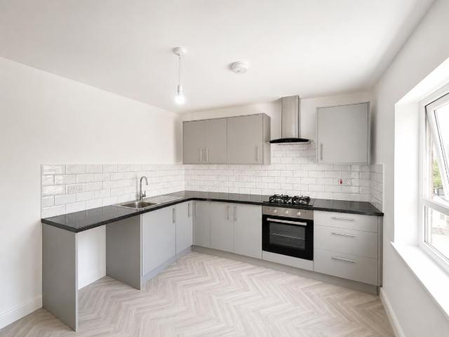 Studio for rent in Tat Bank, Oldbury