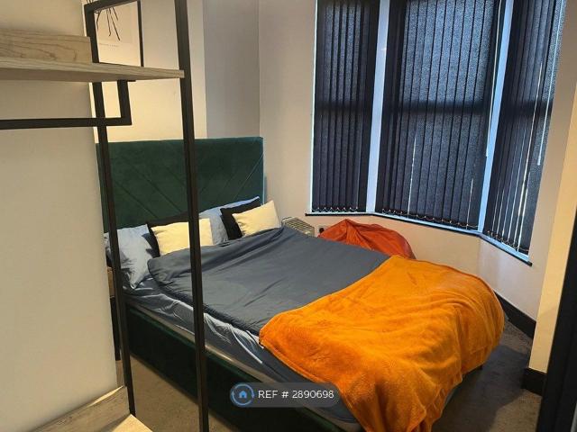 Room for rent in Kensington, Calderstones