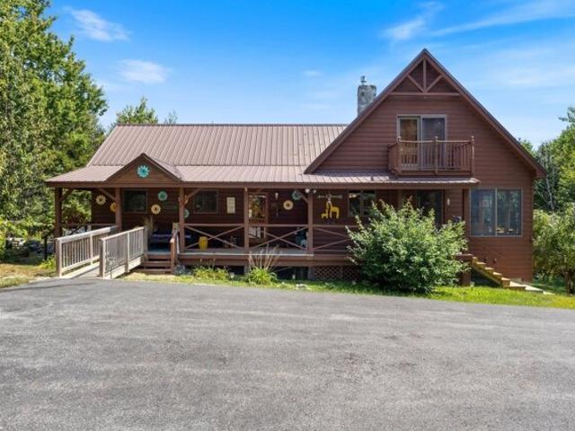 House for sale in Paris, Maine