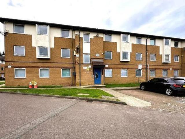 House for sale in Luton