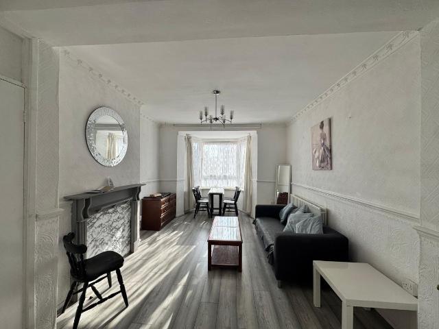 House for rent in Bromley-by-Bow, Poplar Grove