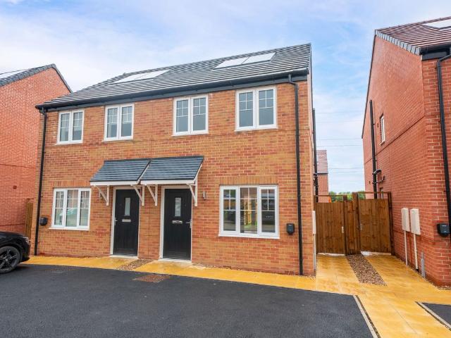 House for rent in Barton In Fabis, East Midlands