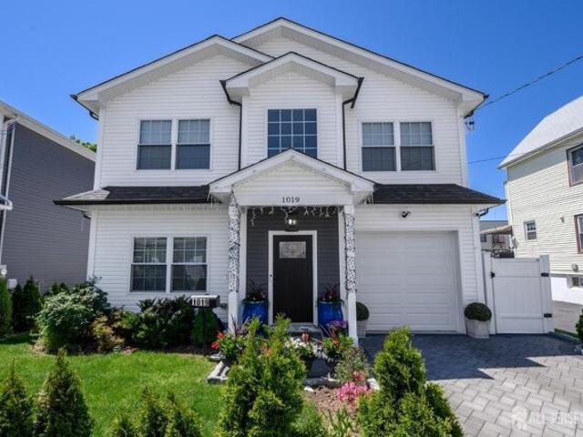 House for sale in Linden, New Jersey