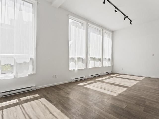 Apartment for rent in Ville-Marie, Montréal