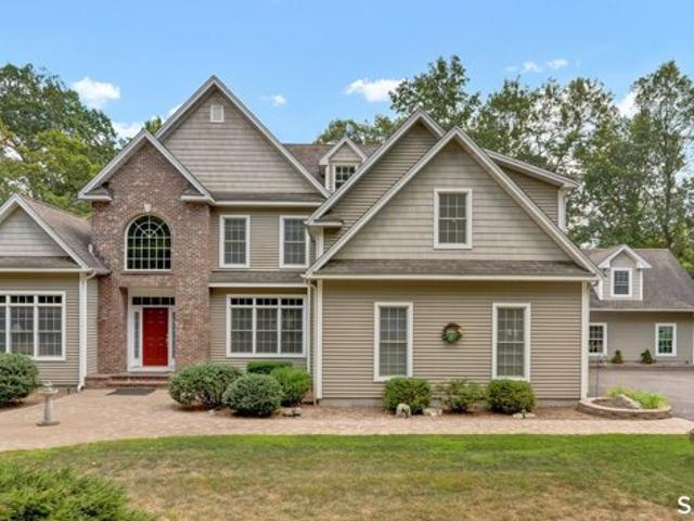 House for sale in Oxford, Connecticut
