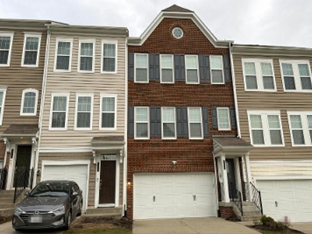 House for sale in River Crest, University Center
