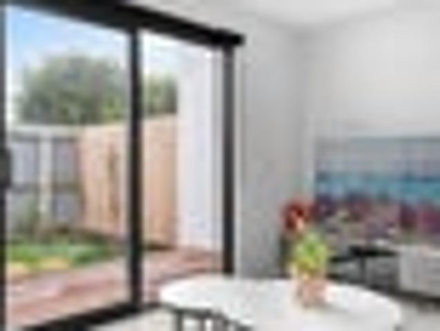 Townhouse for rent in Chaslands, Canterbury