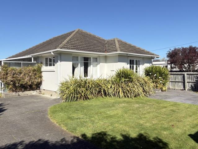House for rent in Chaslands, Canterbury