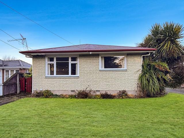 House for rent in Chaslands, Canterbury