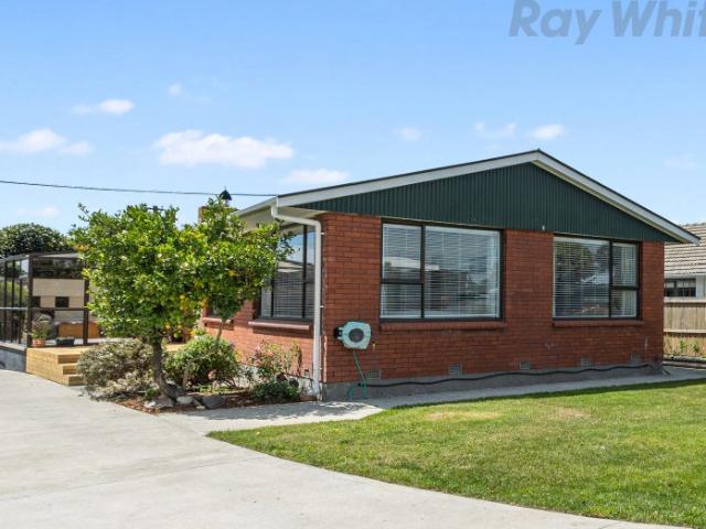 House for rent in Chaslands, Canterbury