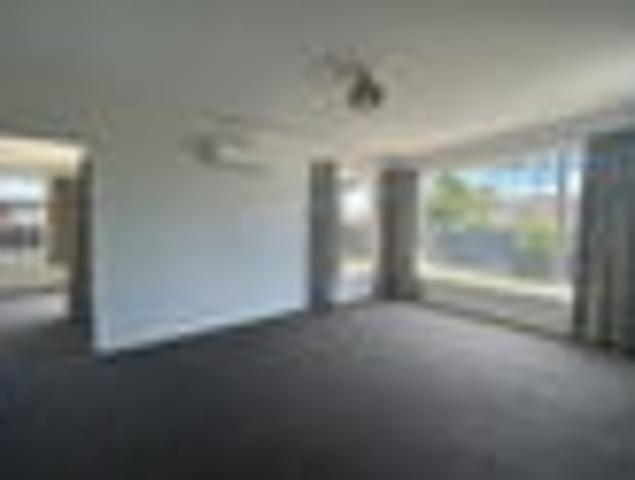 House for rent in Chaslands, Canterbury