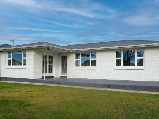 House for rent in Chaslands, Canterbury