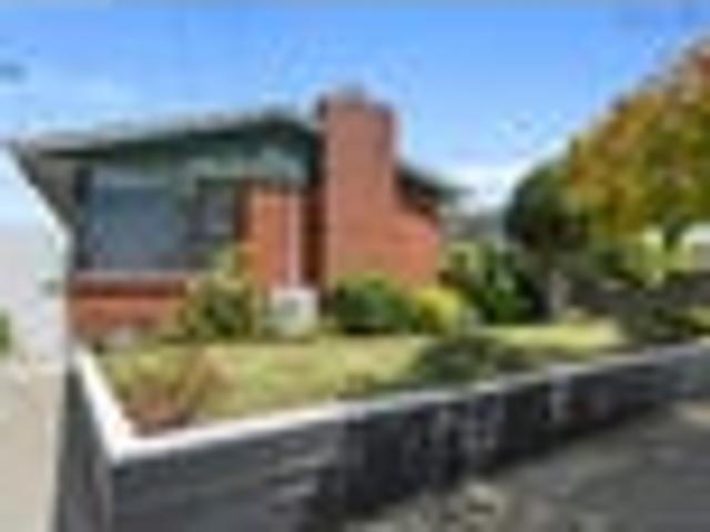 House for rent in Chaslands, Canterbury