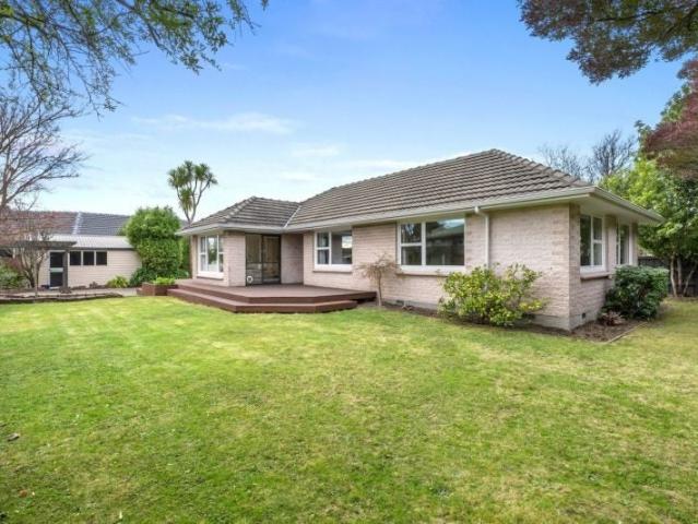 House for rent in Chaslands, Canterbury