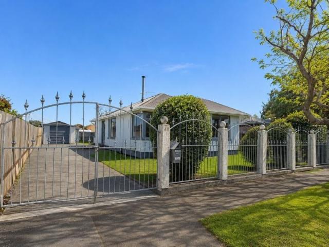 House for rent in Chaslands, Canterbury