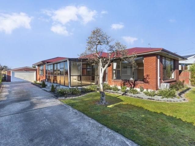 House for rent in Chaslands, Canterbury
