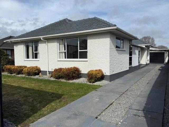 House for rent in Chaslands, Canterbury