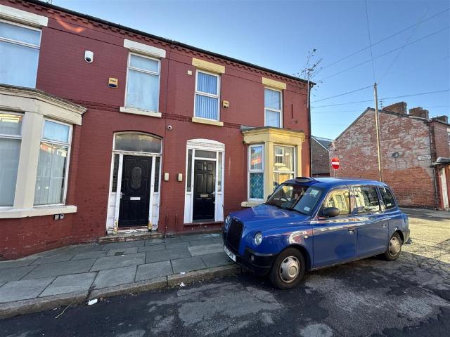 House for rent in Calderstones