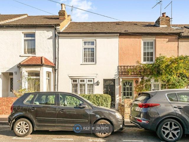 House for rent in London Borough of Ealing, Greater London
