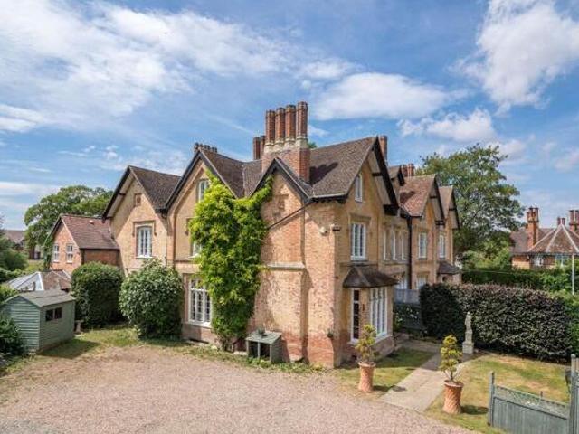 House for sale in Bishopton, Scotland