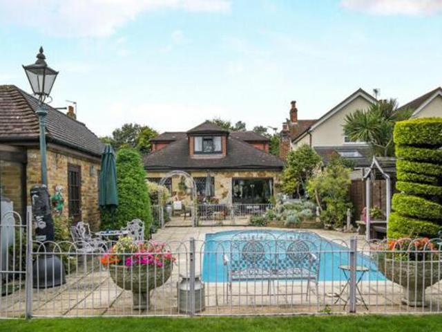 House for sale in Horsell, Woking