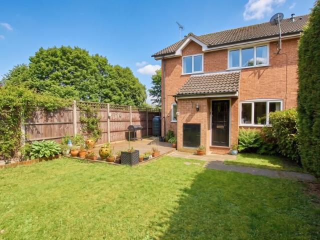 House for rent in Heol-las, Surrey