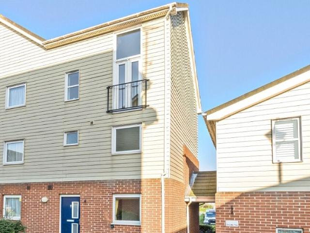 Apartment for rent in Grove Park, Oad Street